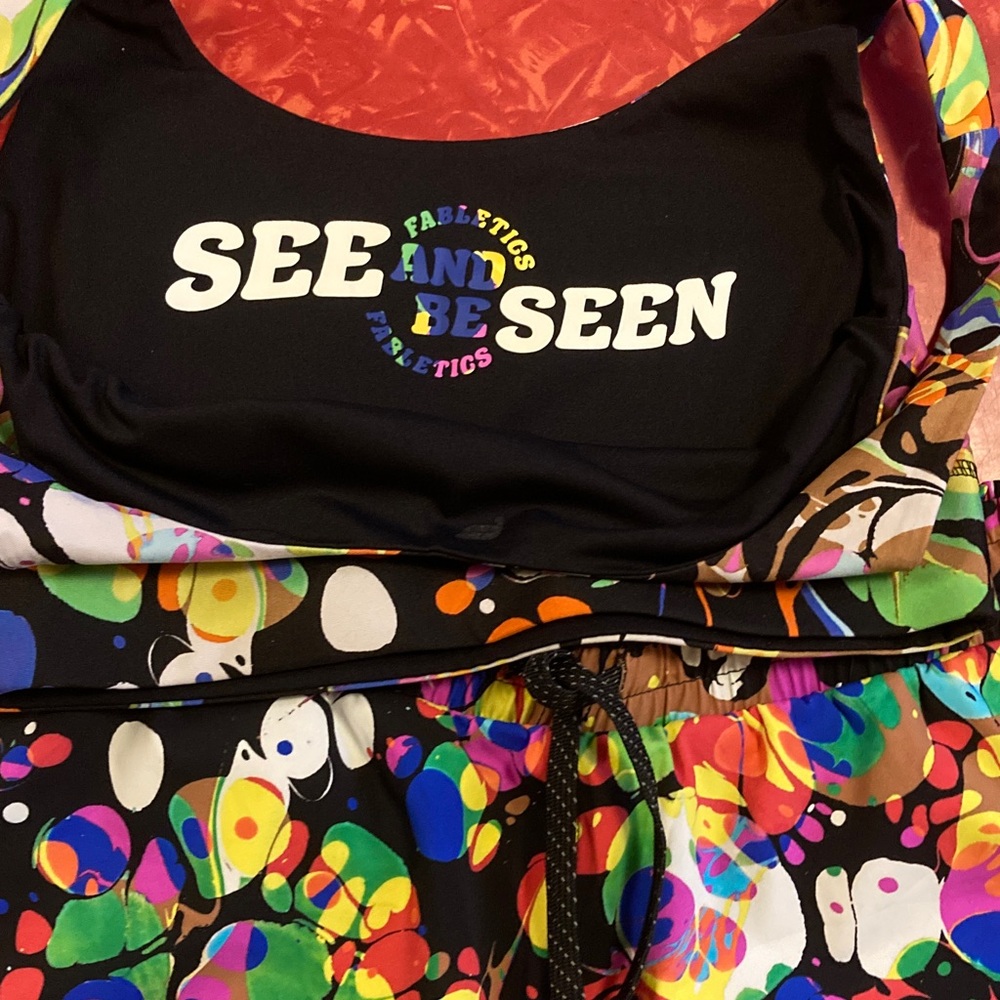 Fabletics Multicolor Abstract Activewear Set Nwot - image 2